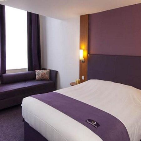 Premier Inn Stroud Exterior foto